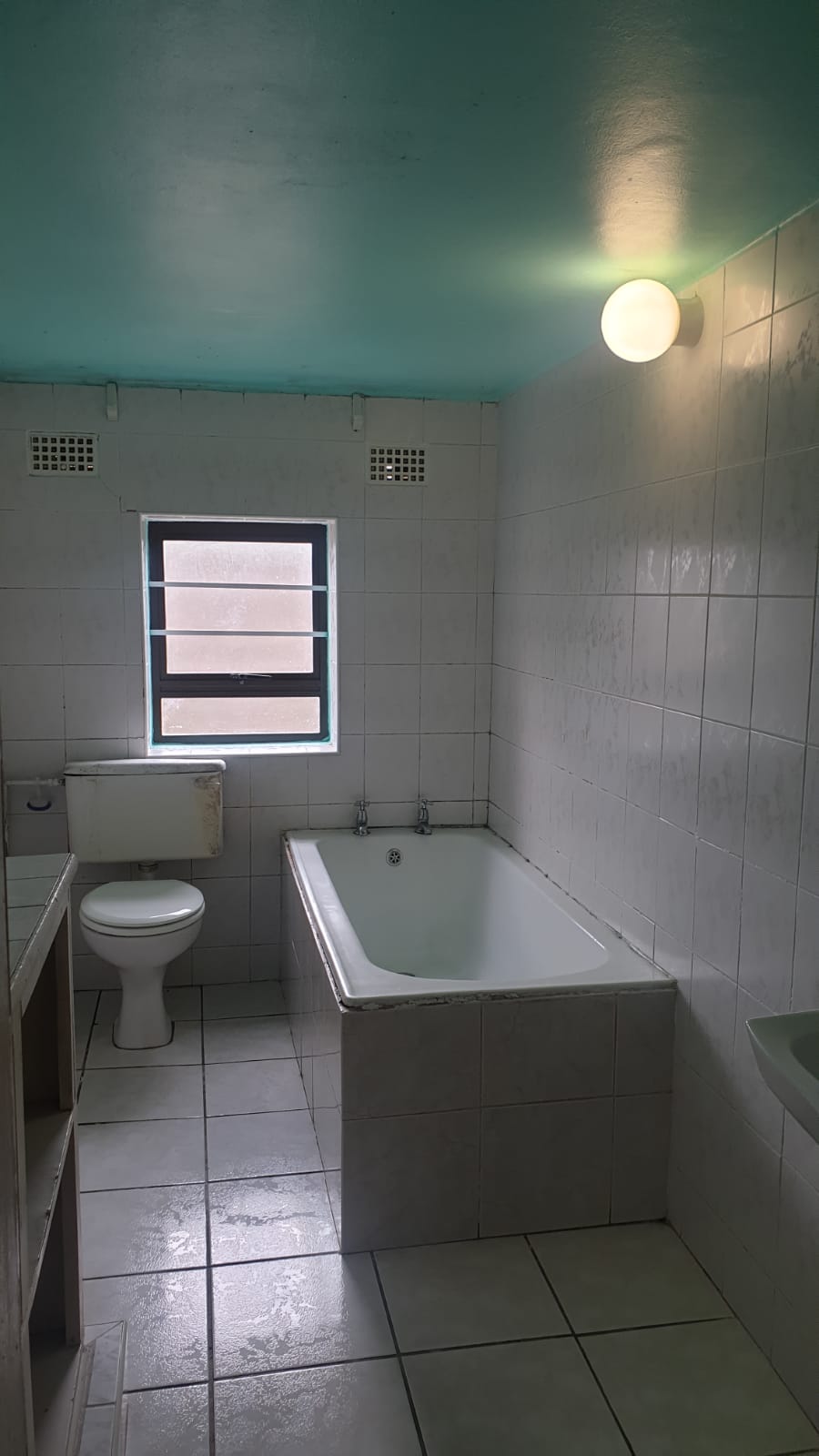 To Let 1 Bedroom Property for Rent in Cambridge Eastern Cape